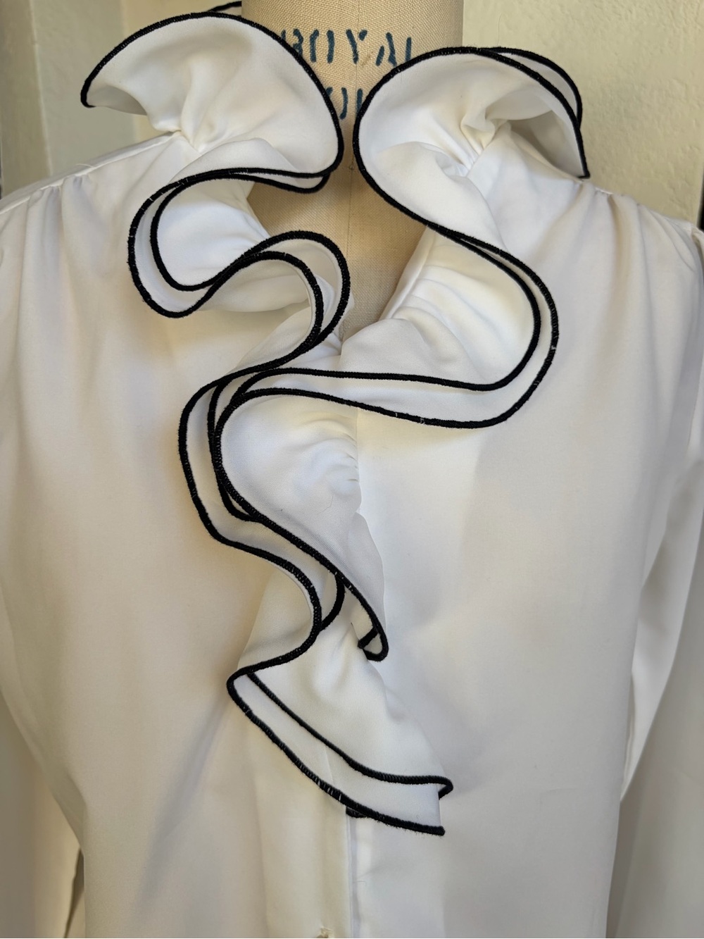 Vintage 1980s Ruffle Front Blouse White Black Victorian Romantic - Picture 5 of 7